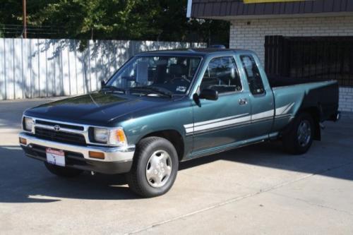 Photo Image Gallery & Touchup Paint: Toyota Truck in Evergreen Pearl   (751)  YEARS: 1994-1995