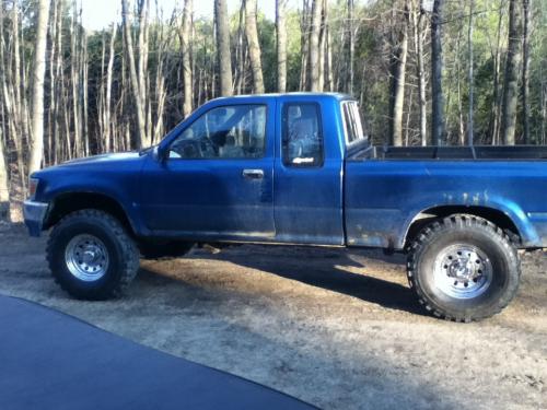 Photo Image Gallery & Touchup Paint: Toyota Truck in Bright Blue Metallic  (8H8)  YEARS: 1993-1995