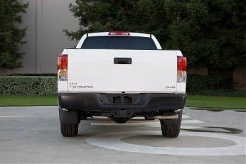 Photo Image Gallery & Touchup Paint: Toyota Tundra in Super White   (040)  YEARS: 2015-2017