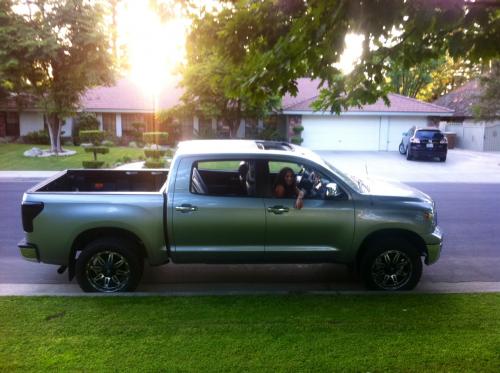 Photo Image Gallery & Touchup Paint: Toyota Tundra in Silver Sky Metallic  (1D6)  YEARS: 2007-2013