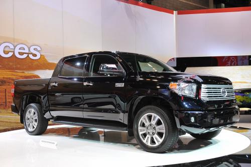 Photo Image Gallery & Touchup Paint: Toyota Tundra in Black    (202)  YEARS: 2015-2015