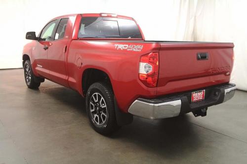 Photo Image Gallery & Touchup Paint: Toyota Tundra in Barcelona Red Metallic  (3R3)  YEARS: 2014-2018