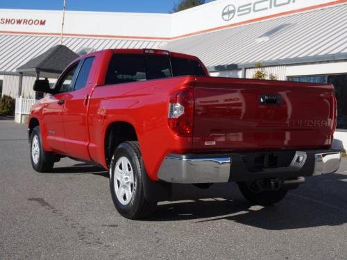Photo Image Gallery & Touchup Paint: Toyota Tundra in Barcelona Red Metallic  (3R3)  YEARS: 2017-2017
