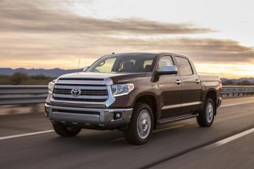 Photo Image Gallery & Touchup Paint: Toyota Tundra in Sunset Bronze Mica  (4U3)  YEARS: 2014-2017