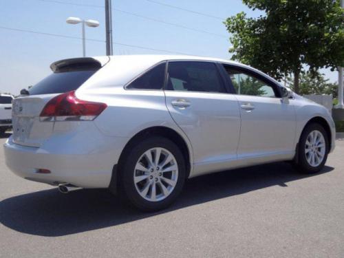 Photo Image Gallery & Touchup Paint: Toyota Venza in Classic Silver Metallic  (1F7)  YEARS: 2009-2014