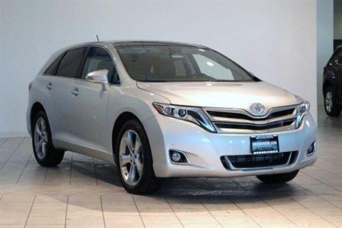 Photo Image Gallery & Touchup Paint: Toyota Venza in Classic Silver Metallic  (1F7)  YEARS: 2009-2014