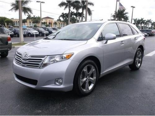 Photo Image Gallery & Touchup Paint: Toyota Venza in Classic Silver Metallic  (1F7)  YEARS: 2009-2014
