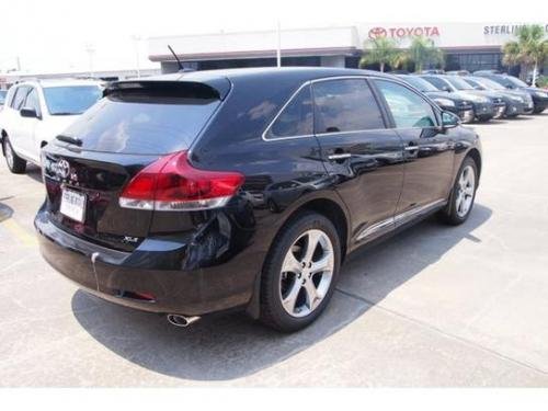 Photo of a 2013-2015 Toyota Venza in Attitude Black Metallic (paint color code 218
