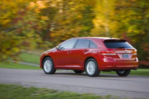 Photo Image Gallery & Touchup Paint: Toyota Venza in Barcelona Red Metallic  (3R3)  YEARS: 2009-2015