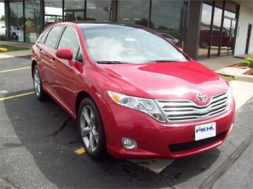 Photo Image Gallery & Touchup Paint: Toyota Venza in Barcelona Red Metallic  (3R3)  YEARS: 2009-2015
