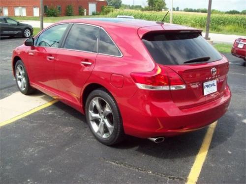 Photo Image Gallery & Touchup Paint: Toyota Venza in Barcelona Red Metallic  (3R3)  YEARS: 2009-2015
