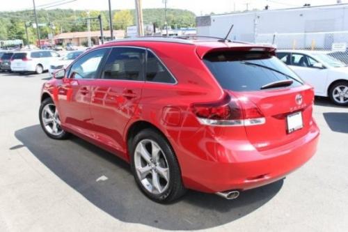 Photo Image Gallery & Touchup Paint: Toyota Venza in Barcelona Red Metallic  (3R3)  YEARS: 2009-2015