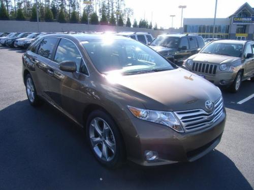 Photo Image Gallery & Touchup Paint: Toyota Venza in Golden Umber Mica  (4U2)  YEARS: 2009-2014