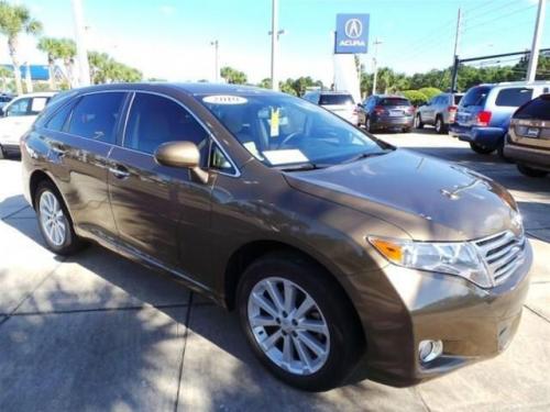 Photo Image Gallery & Touchup Paint: Toyota Venza in Golden Umber Mica  (4U2)  YEARS: 2009-2014