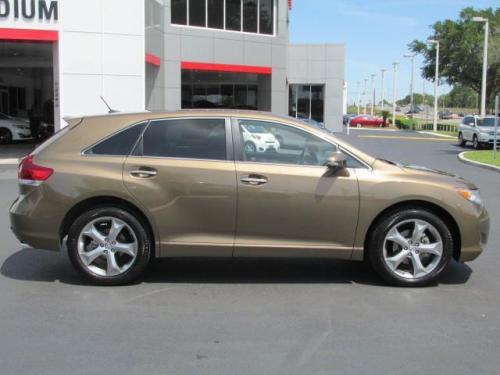Photo Image Gallery & Touchup Paint: Toyota Venza in Golden Umber Mica  (4U2)  YEARS: 2009-2014