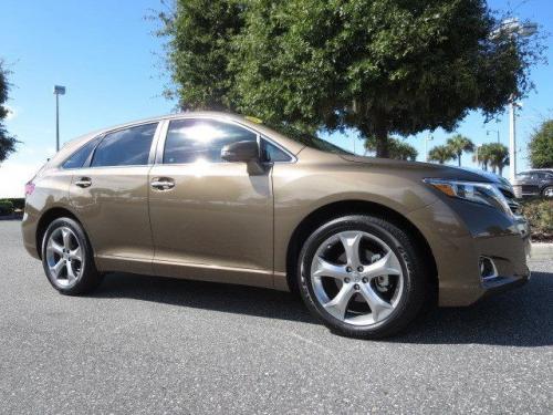 Photo Image Gallery & Touchup Paint: Toyota Venza in Golden Umber Mica  (4U2)  YEARS: 2009-2014