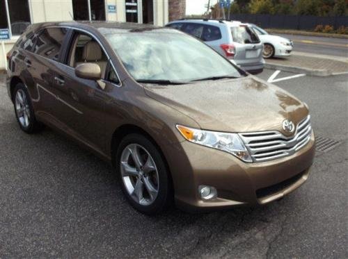 Photo Image Gallery & Touchup Paint: Toyota Venza in Golden Umber Mica  (4U2)  YEARS: 2009-2014