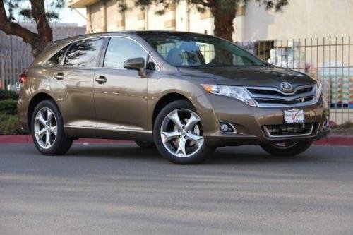 Photo Image Gallery & Touchup Paint: Toyota Venza in Golden Umber Mica  (4U2)  YEARS: 2009-2014