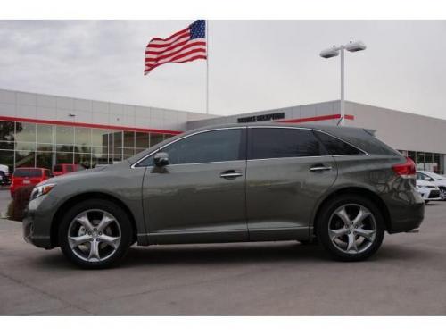 Photo Image Gallery & Touchup Paint: Toyota Venza in Cypress Pearl   (6T7)  YEARS: 2013-2014