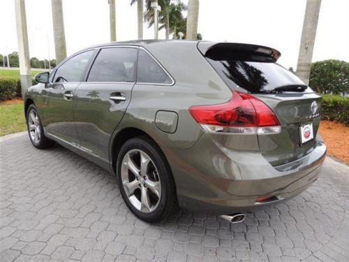 Photo Image Gallery & Touchup Paint: Toyota Venza in Cypress Pearl   (6T7)  YEARS: 2013-2014