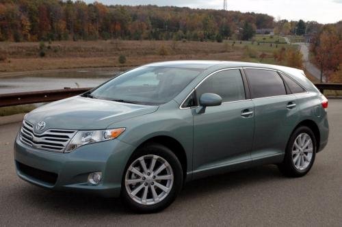 Photo Image Gallery & Touchup Paint: Toyota Venza in Aloe Green Metallic  (776)  YEARS: 2009-2012