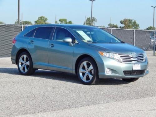 Photo Image Gallery & Touchup Paint: Toyota Venza in Aloe Green Metallic  (776)  YEARS: 2009-2012