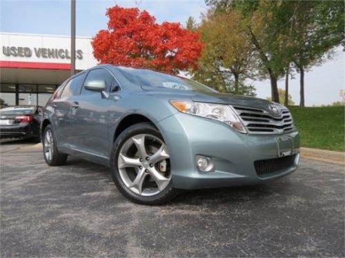 Photo Image Gallery & Touchup Paint: Toyota Venza in Aloe Green Metallic  (776)  YEARS: 2009-2012