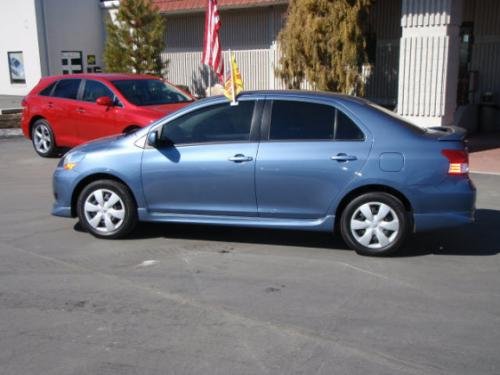 toyota yaris Photo Example of Paint Code 8R3