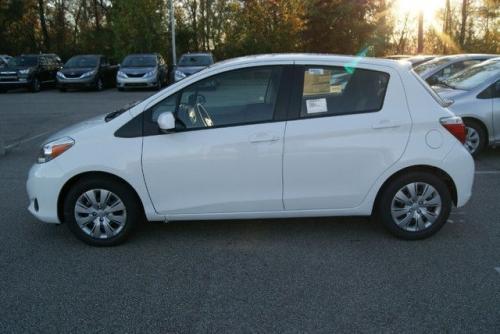 Photo Image Gallery & Touchup Paint: Toyota Yaris in Super White   (040)  YEARS: 2012-2017