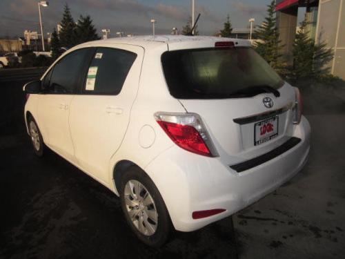 Photo Image Gallery & Touchup Paint: Toyota Yaris in Super White   (040)  YEARS: 2012-2017