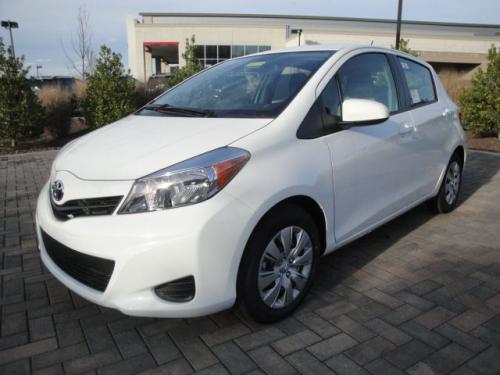 Photo Image Gallery & Touchup Paint: Toyota Yaris in Super White   (040)  YEARS: 2012-2017