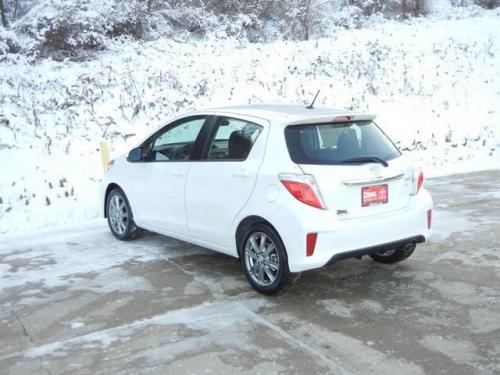 Photo Image Gallery & Touchup Paint: Toyota Yaris in Super White   (040)  YEARS: 2012-2017