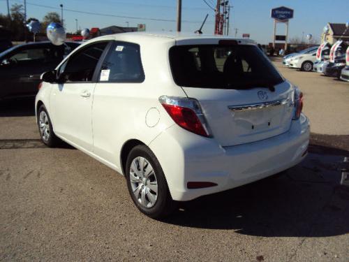 Photo Image Gallery & Touchup Paint: Toyota Yaris in Super White   (040)  YEARS: 2012-2017