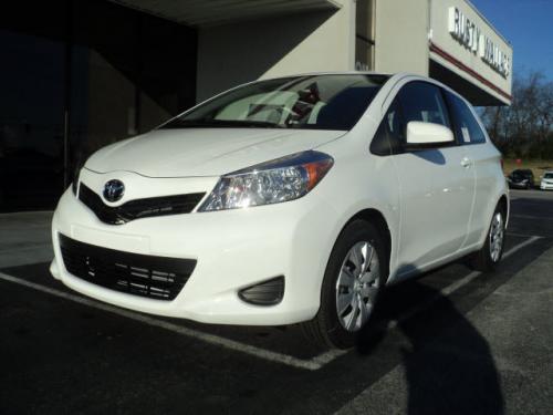 Photo Image Gallery & Touchup Paint: Toyota Yaris in Super White   (040)  YEARS: 2012-2017