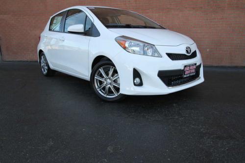 Photo Image Gallery & Touchup Paint: Toyota Yaris in Super White   (040)  YEARS: 2012-2017
