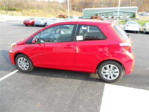 Photo Image Gallery & Touchup Paint: Toyota Yaris in Absolutely Red   (3P0)  YEARS: 2012-2016