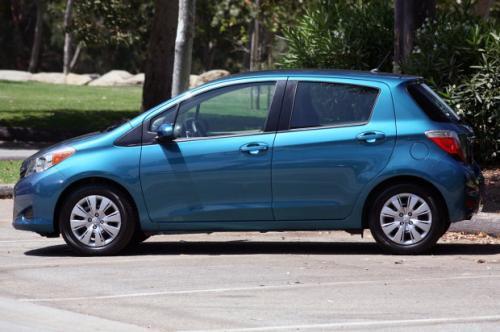 Photo Image Gallery & Touchup Paint: Toyota Yaris in Lagoon Blue Mica  (788)  YEARS: 2012-2014