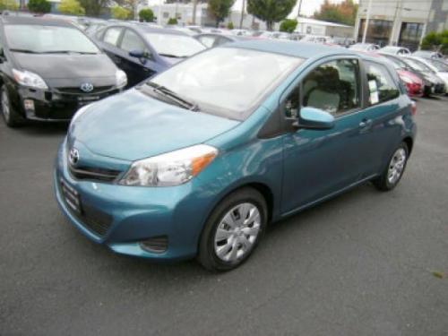 Photo Image Gallery & Touchup Paint: Toyota Yaris in Lagoon Blue Mica  (788)  YEARS: 2012-2014