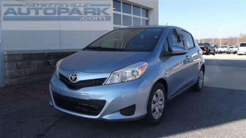 Photo Image Gallery & Touchup Paint: Toyota Yaris in Wave Line Pearl  (8S7)  YEARS: 2012-2014