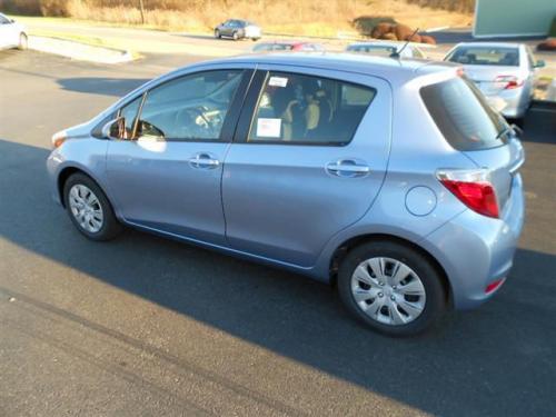 Photo Image Gallery & Touchup Paint: Toyota Yaris in Wave Line Pearl  (8S7)  YEARS: 2012-2014