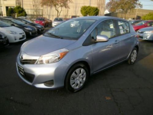 Photo Image Gallery & Touchup Paint: Toyota Yaris in Wave Line Pearl  (8S7)  YEARS: 2012-2014