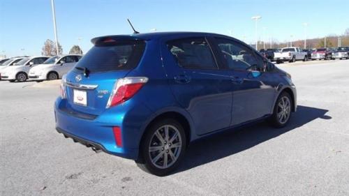 Photo Image Gallery & Touchup Paint: Toyota Yaris in Blazing Blue Pearl  (8T0)  YEARS: 2012-2014