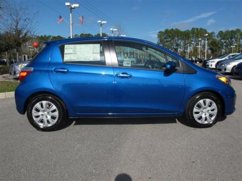 Photo Image Gallery & Touchup Paint: Toyota Yaris in Blazing Blue Pearl  (8T0)  YEARS: 2012-2014