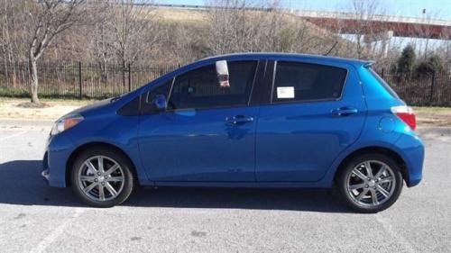 Photo Image Gallery & Touchup Paint: Toyota Yaris in Blazing Blue Pearl  (8T0)  YEARS: 2012-2014
