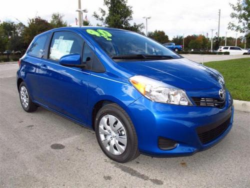 Photo Image Gallery & Touchup Paint: Toyota Yaris in Blazing Blue Pearl  (8T0)  YEARS: 2012-2014