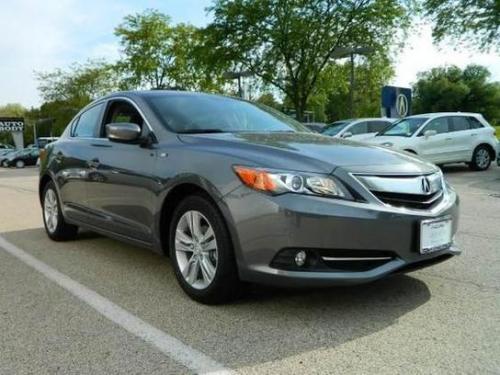 Photo of a 2013-2014 Acura ILX in Polished Metal Metallic (paint color code NH737M)