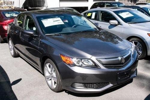 Photo of a 2015-2018 Acura ILX in Modern Steel Metallic (paint color code NH797M