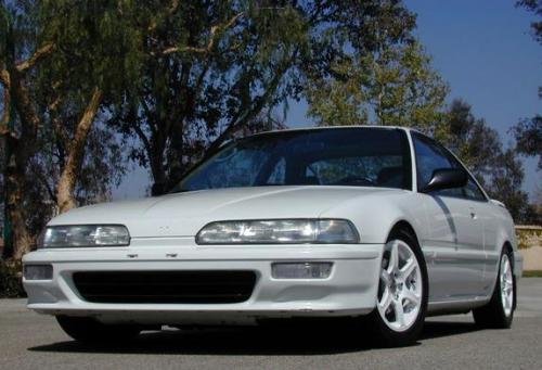 Photo of a 1991-1993 Acura Integra in Frost White (paint color code NH538