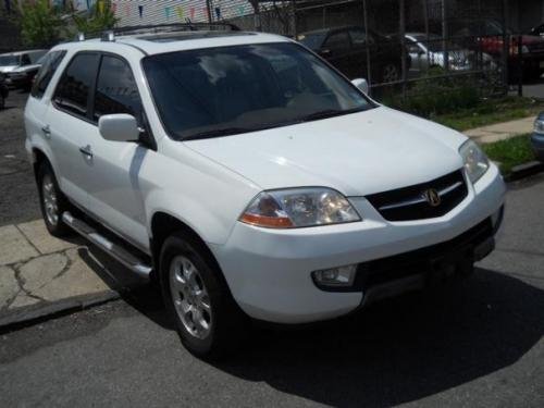 Photo of a 2002-2006 Acura MDX in Taffeta White (paint color code NH578)