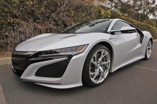 Photo of a 2017-2022 Acura NSX in Casino White Pearl (paint color code NH839P